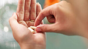 [이슈빡]  비타민 사서 드신다고요?&hellip;"비싼 오줌 만드는 겁니다"