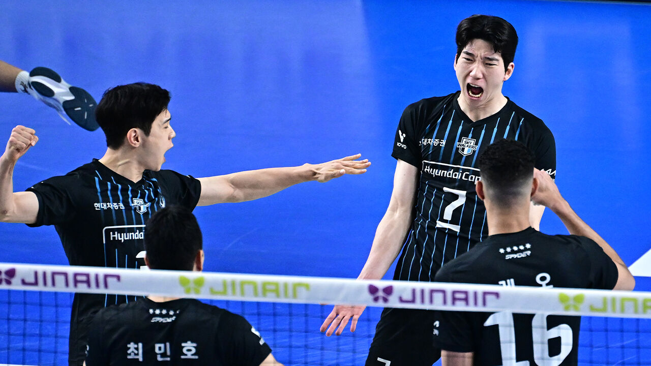 프로배구 현대캐피탈, PO 1차전서 우리카드에 3대 2 역전승