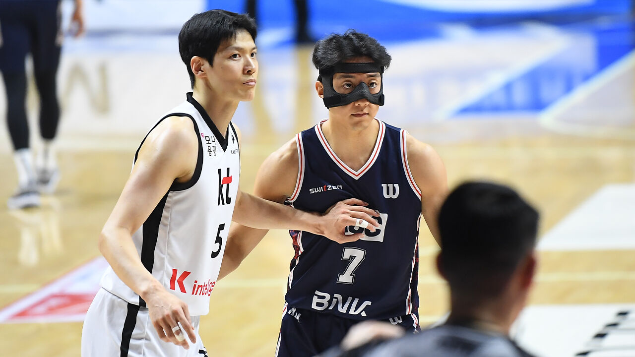 프로농구 7위 KT, 6위 KCC 꺾고 1경기 차 추격