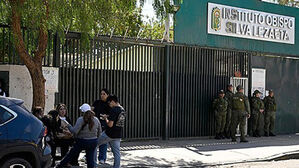 칠레 사립학교서 고교생이 흉기 난동&hellip;5명 사상