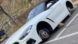 "차량 바퀴&middot;휠 통째로 도둑맞아"&hellip;경찰, 용의자 2명 추적