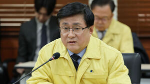 기후장관 "쓰레기 봉투 부족 시 일반 봉투에 버리게 허용"