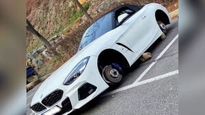 "내 차에 대체 무슨 짓을"&hellip;통째로 사라진 바퀴