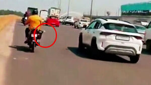 차량 창문 밖으로 휙&hellip;"그대로 달아났다" 도로서 날벼락