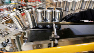 알루미늄 가격 급등&hellip;"2022년 이후 최고 수준"