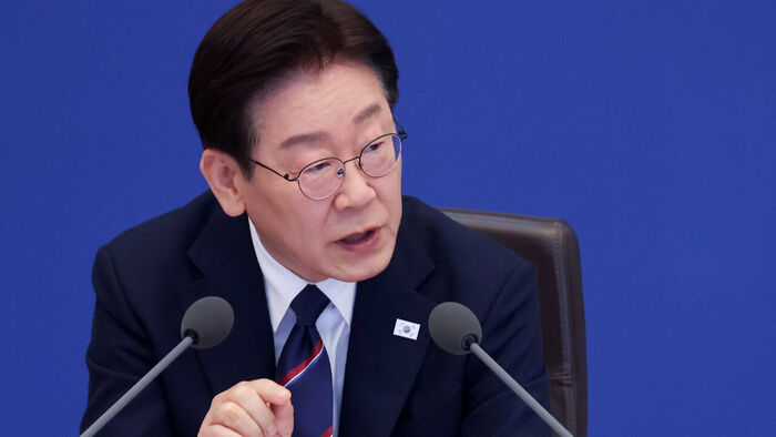 '석유 최고가격제'에도 이 대통령 "국민들께 참 감사한 건&hellip;"