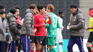 홍명보호, 오스트리아전서도 '물 보충 휴식'&hellip;시간은 줄이기로