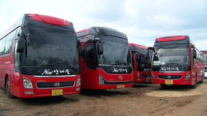 "한창 봄 꽃 성수기인데"&hellip;기름값에 발 묶인 버스들