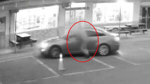 4,000원 안 내겠다고&hellip;후진하더니 관리인 매달고 질주