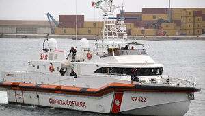 지중해 부활절 참변&hellip;유럽행 난민선 뒤집혀 2명 사망&middot;71명 실종