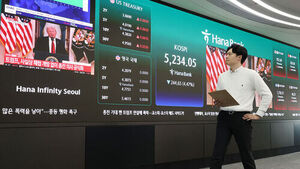 코스피, 4%대 급락 5,200대 마감&hellip;코스닥도 5% 폭락