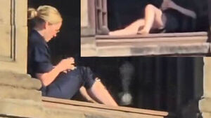 맨다리 내놓고 일광욕&hellip;"연봉 1억인데 근무 태만" 결국