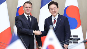 이 대통령 "중동 전쟁, 국제 질서 흔들어"&hellip;마크롱 "폭력 진정돼야"