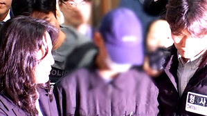 "네가 맞고 사는데"&hellip;딸 지키려 함께 살다 참변