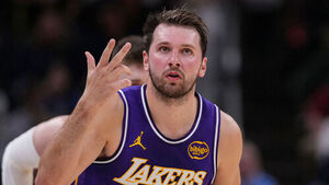 레이커스 돈치치, 햄스트링 부상으로 정규리그 '아웃'