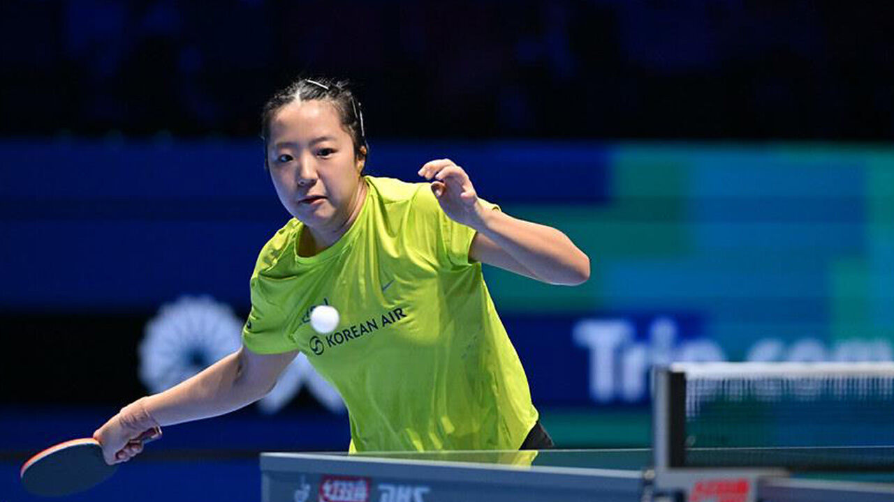 신유빈, 세계 3위 중국 천싱퉁에 설욕…한국 여자 선수 첫 월드컵 4강행