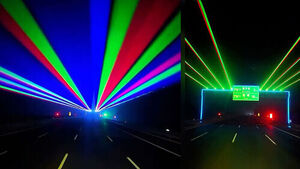 졸음운전 막으려고&hellip;"공연장인 줄" 도로 위 '레이저 공격' 논란 