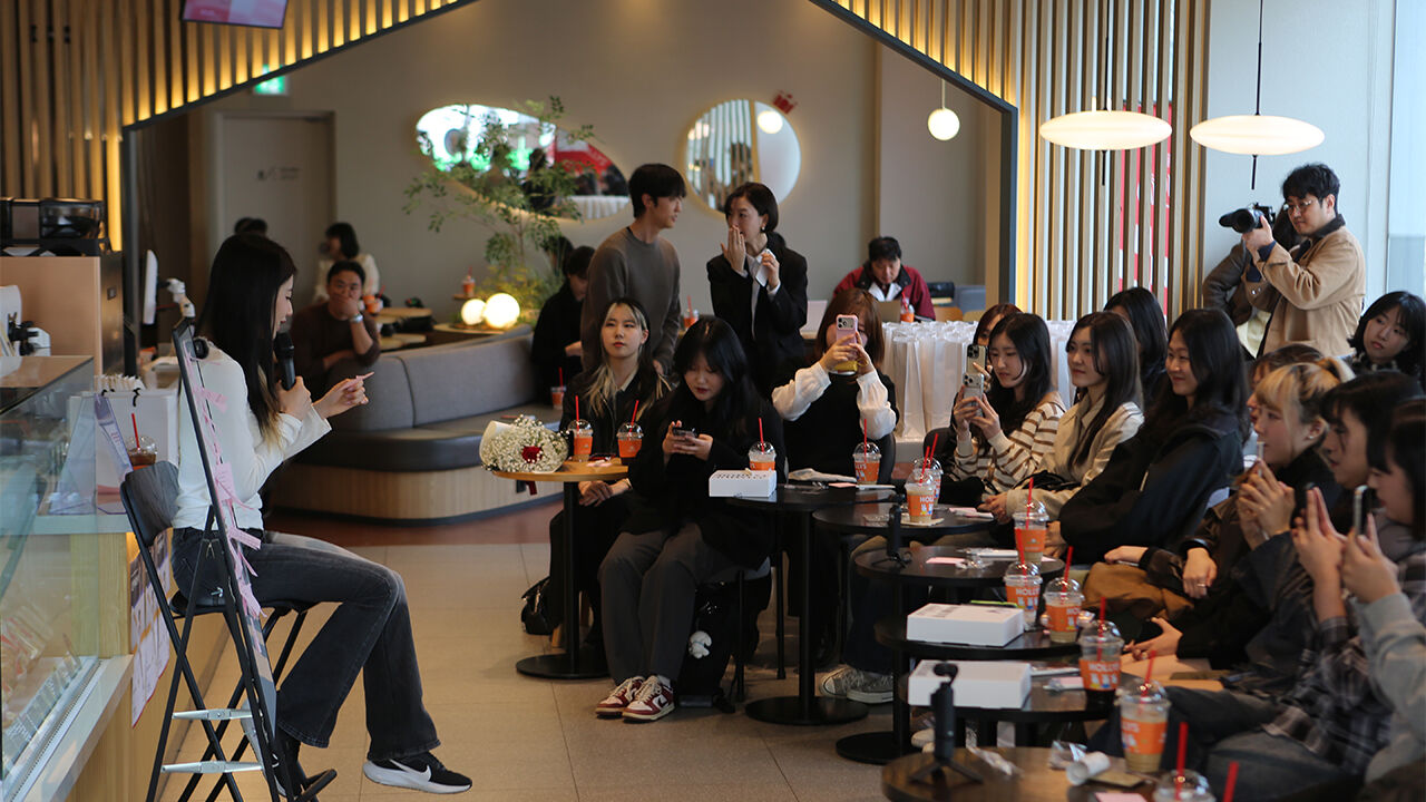 피겨 이해인, 바리스타 변신해 팬들과 만남