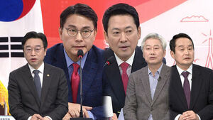 [여담야담] 장동혁 면전서 "비상체제 전환" 요구&hellip;장 "당내 이야기 시간 아까워"