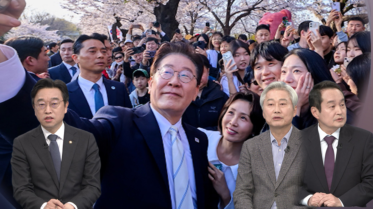 [여담야담] 부활절 예배 후 '벚꽃 소통'…경호 리스크에도 시민 적극 접촉