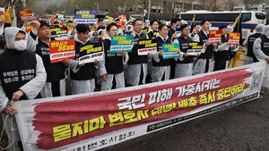 변협 "변호사 대량 배출 중단&hellip;올해 합격자 1천500명 이하로"