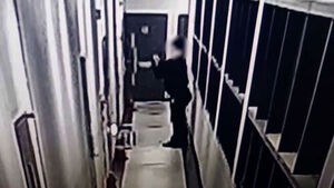 돈 받고 남의 집에 오물&middot;래커칠&hellip;'보복대행' 일당 구속기소