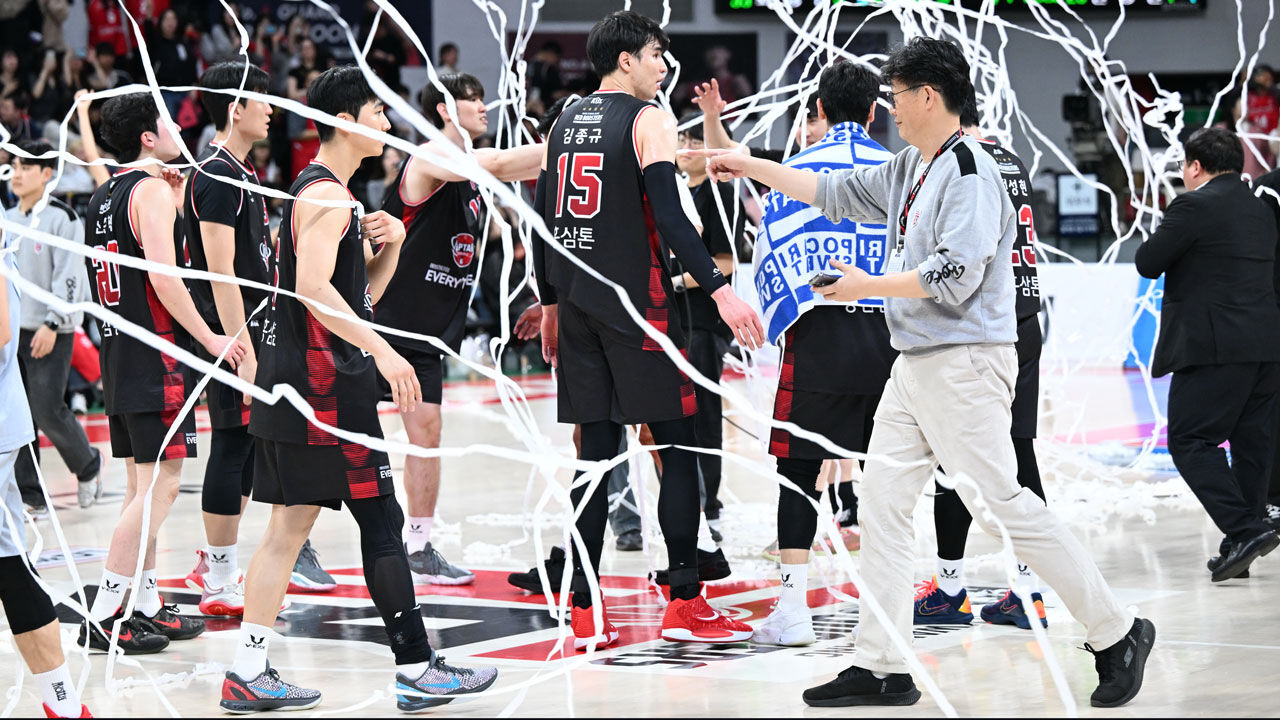 프로농구 정관장, 2위로 4강 직행…삼성에 진 SK, 공동 3위로