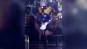 안전펜스 붕괴로 관객 3명 추락..긴급 안전점검