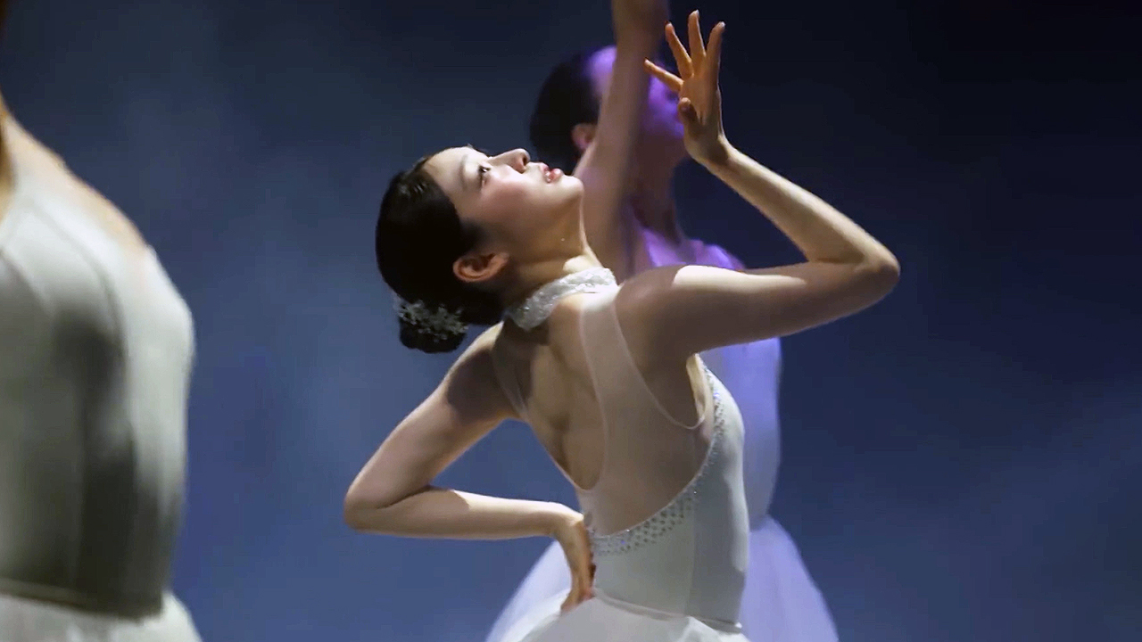 발레리나 된 김연아..'죽음의 무도' 재해석