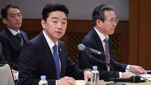 [속보] 강훈식 "오늘 카자흐&middot;오만&middot;사우디로 출국&hellip;원유 확보 협의"