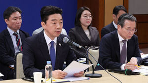 청와대 "2차 추경은 앞선 얘기&hellip;정부안서 증액하면 빚내야 해 경계"