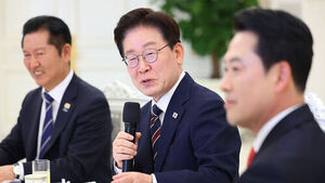 이 대통령 "피해 지원금, 포퓰리즘 아냐&hellip;현찰 나눠주기 표현 과해"