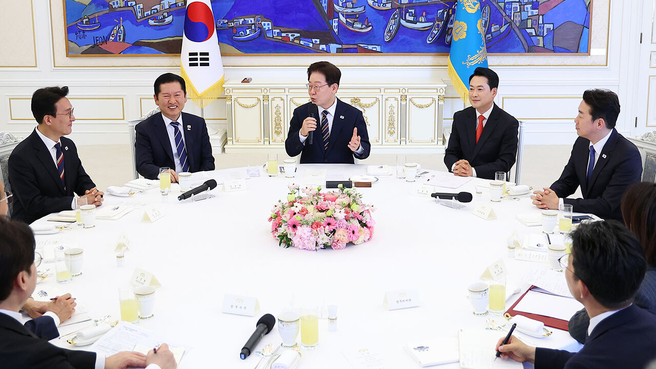 이재명 대통령이 7일 청와대에서 열린 여야정 민생경제 협의체 회담에서 발언하고 있다.