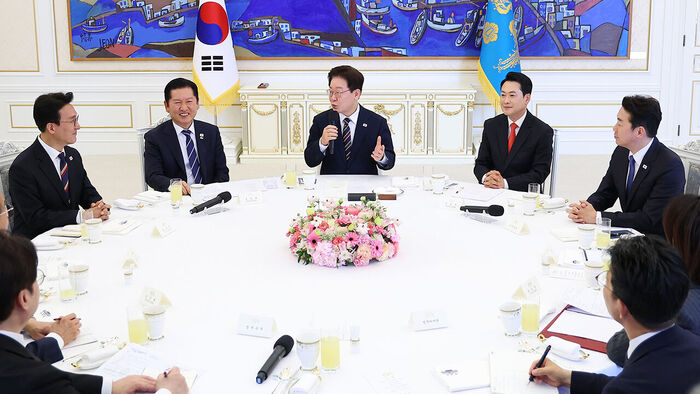 이재명 대통령이 7일 청와대에서 열린 여야정 민생경제 협의체 회담에서 발언하고 있다.