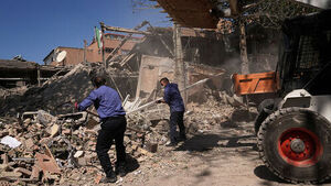 최후통첩 시한 앞두고 열차 공격 위협에 인간 사슬도&hellip;협상 안갯속