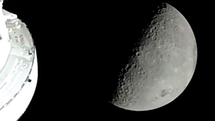 아르테미스 2호 우주선이 관측한 달 뒷면
