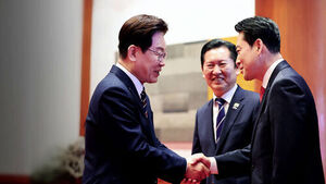 "현금 나눠주기" "과한 표현"&hellip;'짐 캐리' 예산 두고 '논쟁'