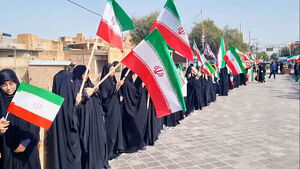 '인간 방패'로 맞서는 이란.."중동 밖까지 보복"