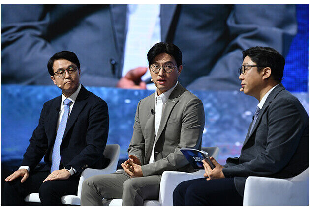 '우주 산업의 경제적 가치' 세션 토론 - 김상돈 스타버스 한국지사 대표, 박광남 미래에셋 디지털리서치 팀장, 모더레이터 안형준 과학기술정책연구원 우주공공팀 팀장