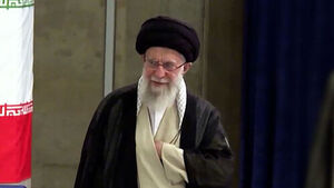 이란 최고지도자 "이란 해군, 적에 새로운 패배 안길 준비"