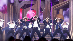 엑소, 데뷔 14주년 맞아&hellip;"한결같은 팬들에게 큰 감사"