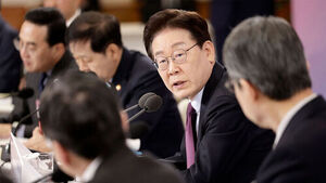 이 대통령 "장기 보유 인센티브 제도 검토&hellip;거래세도 언젠가 바꿔야"