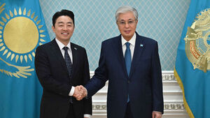 '원유 확보 출국' 강훈식, 카자흐 대통령 만나&hellip;"에너지 협력 논의"