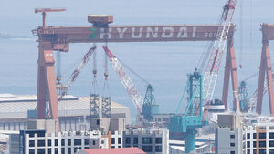 해군잠수함 화재 실종 60대 근로자 발견&hellip;상태 확인 중