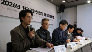 "한국 영화 위기 극복하려면 '좌석 몰아주기' 규제해야"