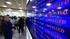 초속 32m 강풍에 200mm 폭우&hellip;제주공항 226편 무더기 결항