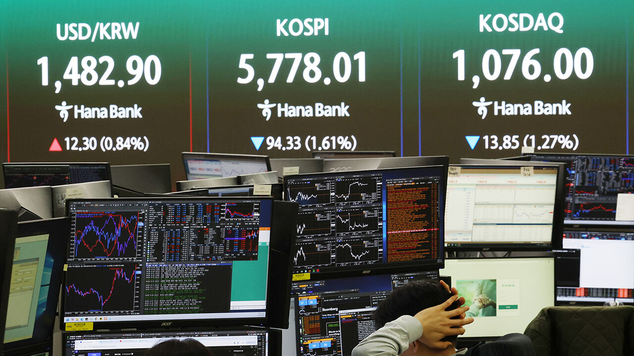 코스피, 1.6% 하락 5,800선 내줘…외인 이틀 만에 '팔자' 전환