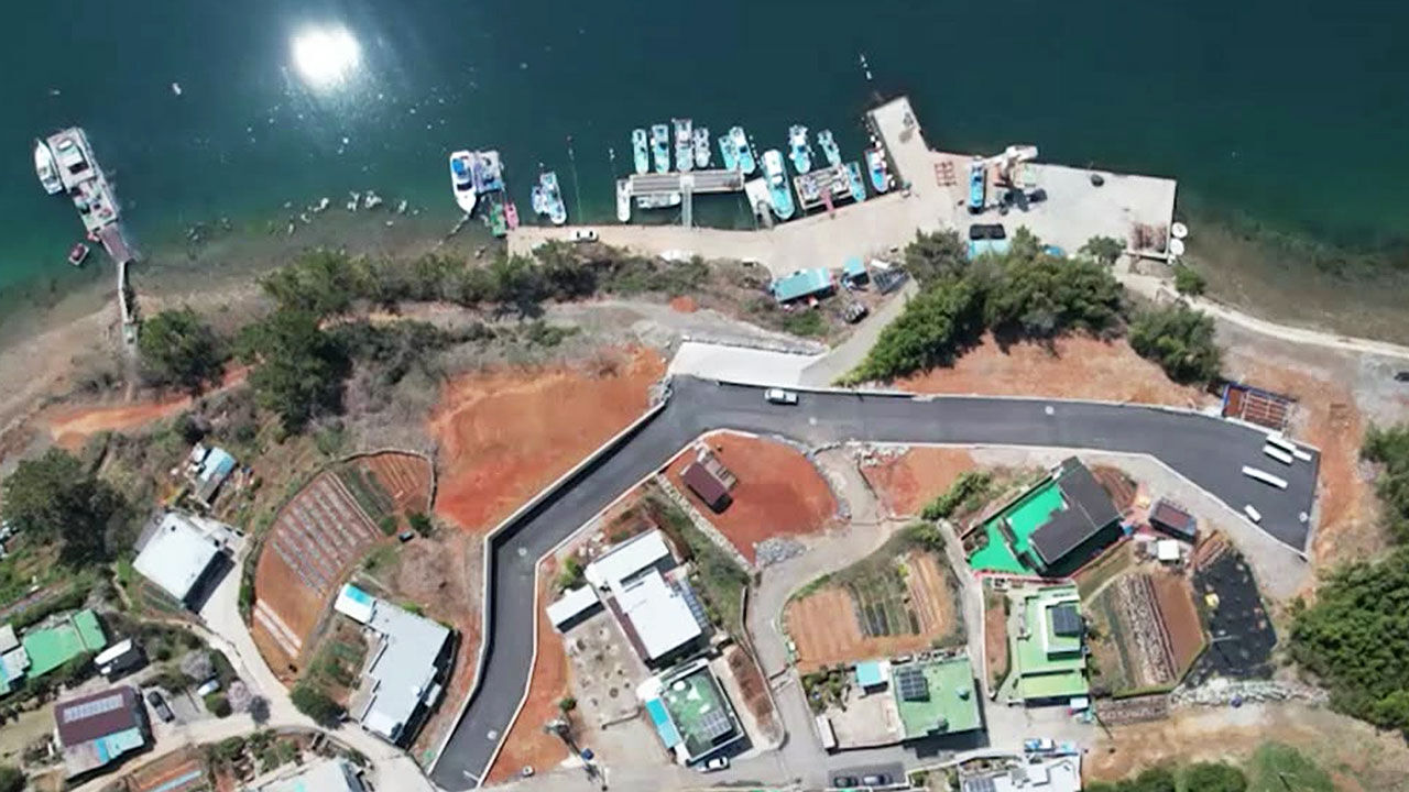 땅 주인 허락없이 부두 세우고 적반하장