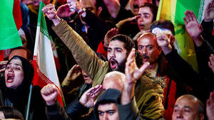 이란 대통령&middot;군부 맞붙었다&hellip;"타협에 죽음을" 강력 반발