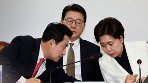 보수 정당 최초 '백만 당원' 됐다지만&hellip;최고위는 '난장판'